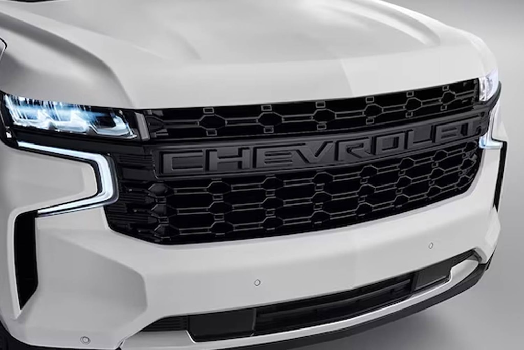Parrilla en negro Chevrolet para Suburban 2024