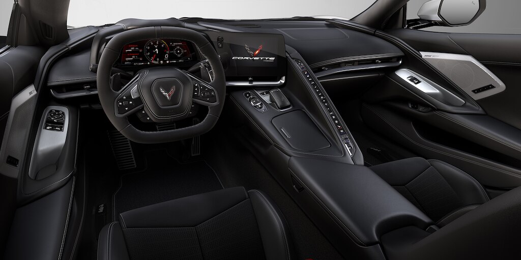 Chevrolet Corvette Stingray 2024 con interior jet black