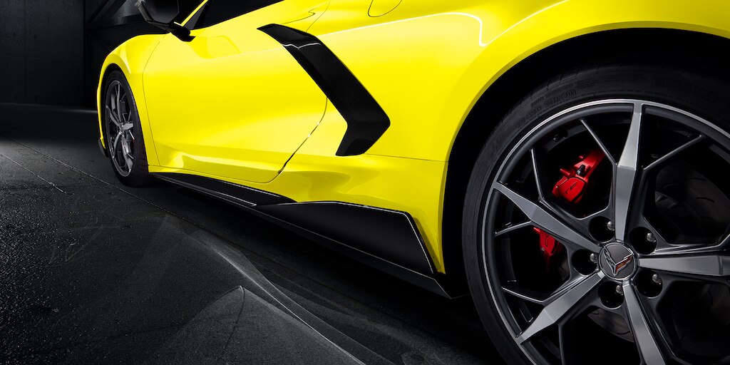 Corvette Stingray 2024, carro deportivo de lujo con llantas Michelin PS4