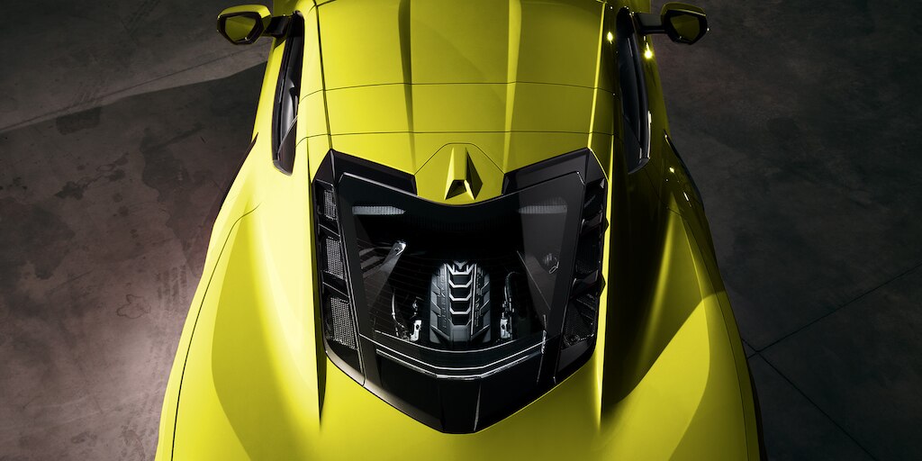 Corvette Stingray 2024, carro deportivo de lujo con techo removible, transparente y vista de fibra de carbono