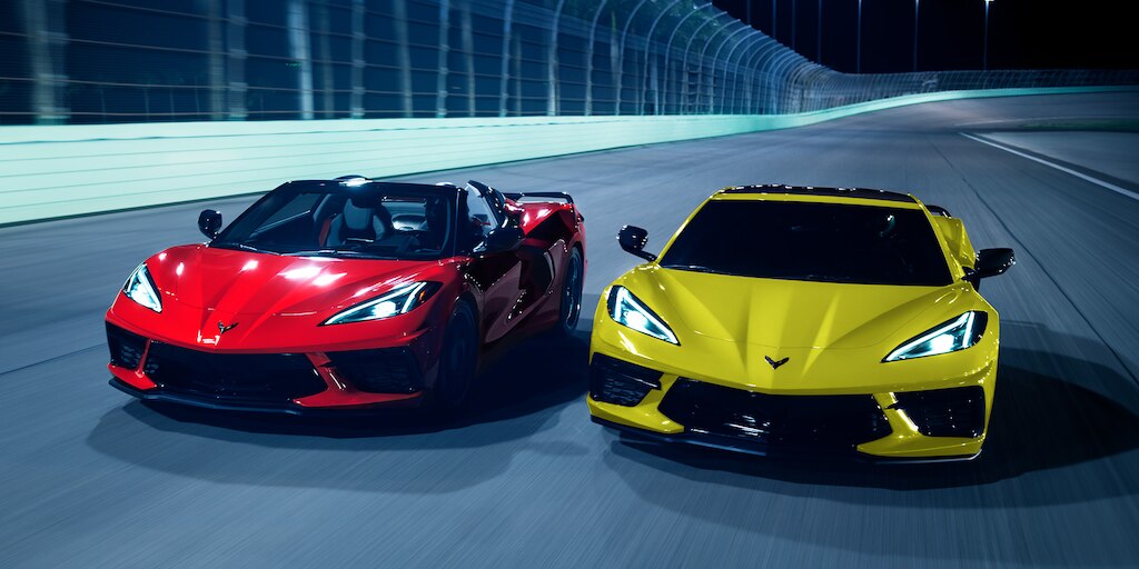 Corvette Stingray 2024, carro deportivo de lujo con faros delanteros de LED con función Auto On/Off
