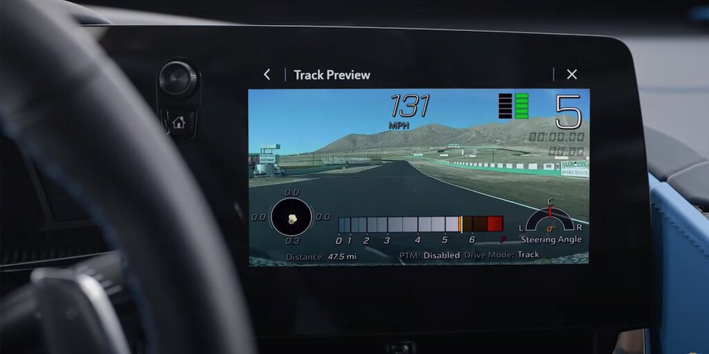 Chevrolet Corvette Stingray 2024 equipado con Perfomance Data Recorder