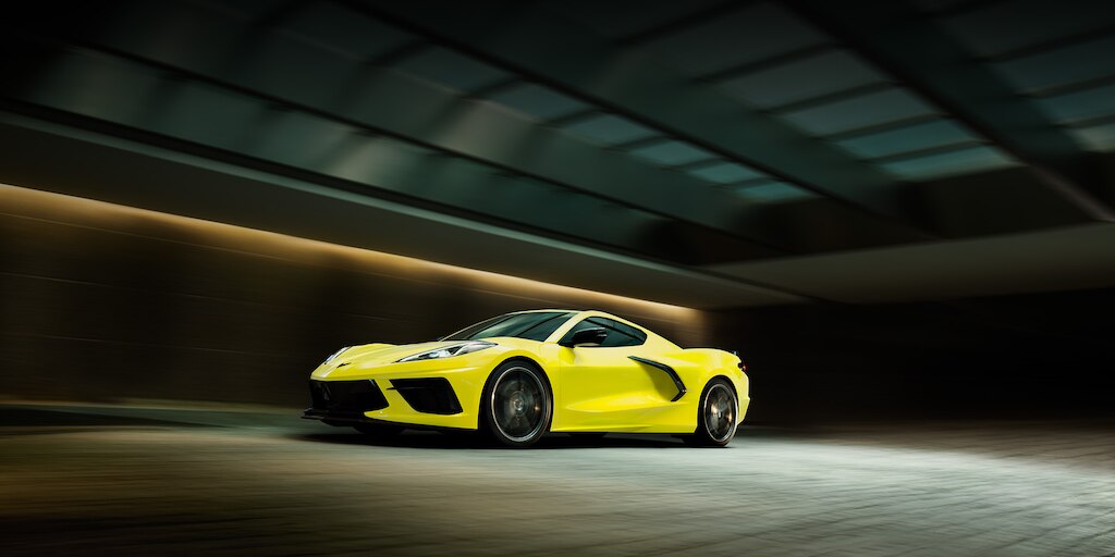 Chevrolet Corvette 2024 carro deportivo de lujo con paquete aerodinámico y sistema de enfriamiento