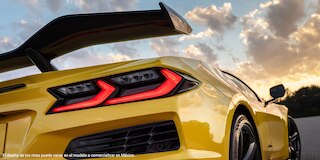 Chevrolet Corvette Z06 2025 con motor V8 naturalmente aspirado - vista lateral