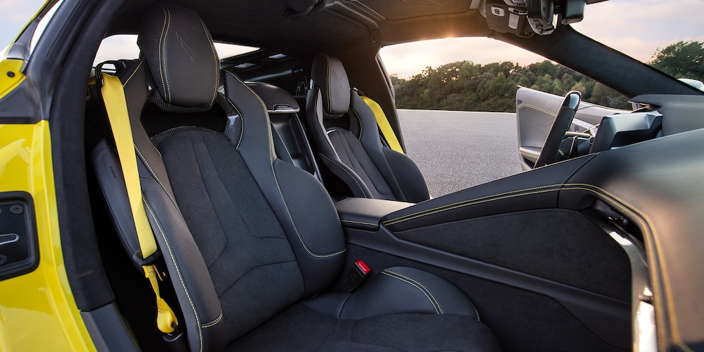 Chevrolet Corvette Z06 2025 con asientos de competencia para un manejo performance, calefactables y ventilados