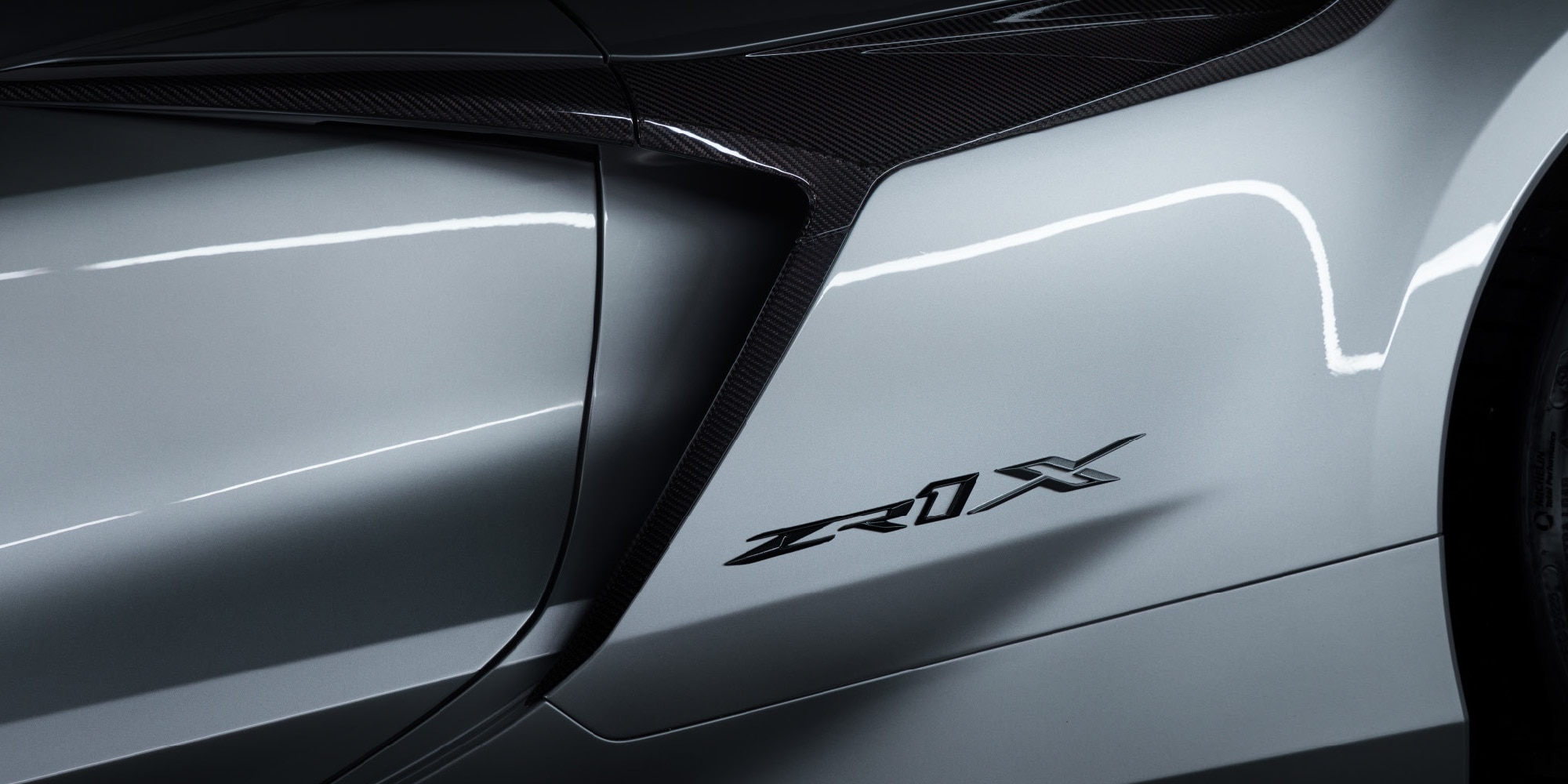 Entradas de aire laterales del Corvette ZR1X optimizando enfriamiento del motor